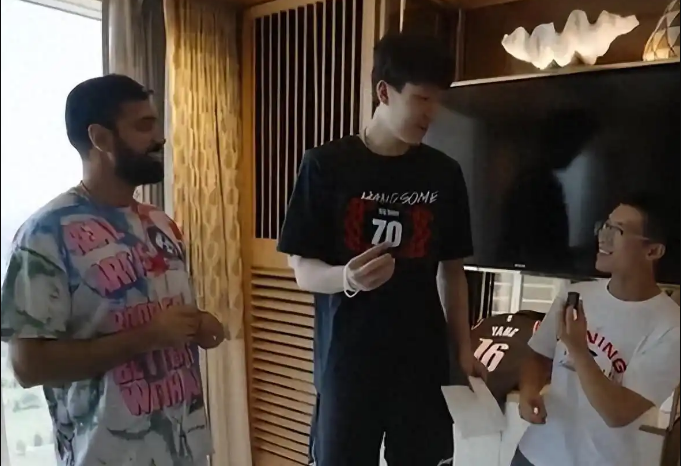 70分!杨瀚森这次,真的有点裂开了!第五中锋!